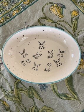 Meritage Bunny Rabbit Speckled Oval Dish with Blue Trim